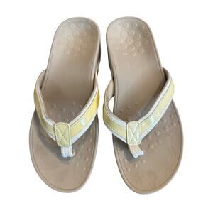 ⭐️ Women’s Vionic Yellow Comfort Thong Flip Flops Size 8 Summer Beachy Pool